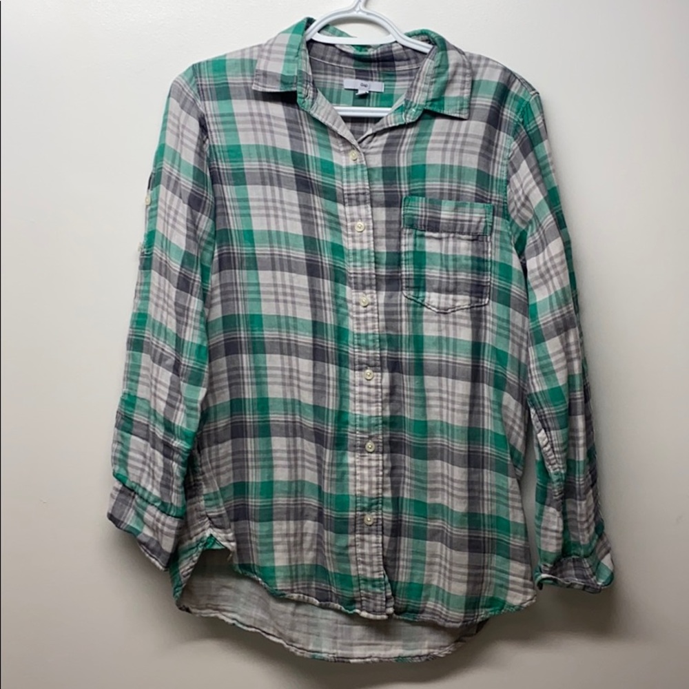 GAP Button Down Shirt Size S Plaid